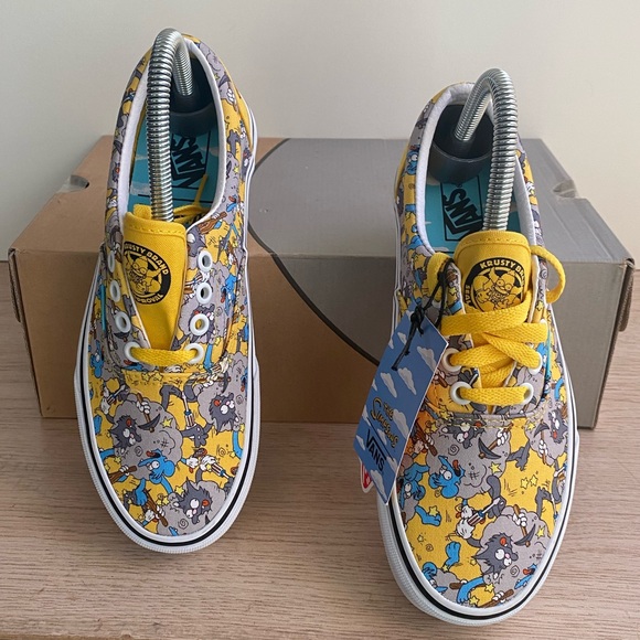 Vans x Simpsons Itchy and Scratchy Old Skool Sneakers
NWT- M 4.5 - W 6 - Picture 1 of 15